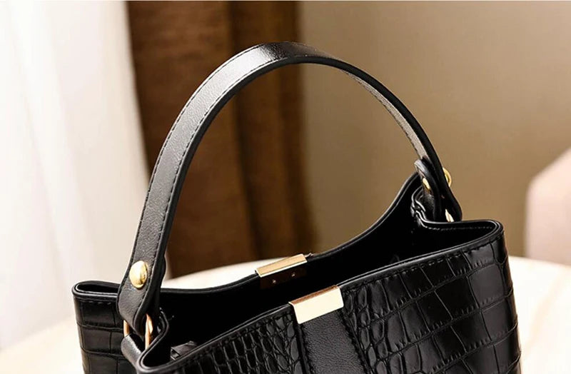 Sac à bandoulière effet croco