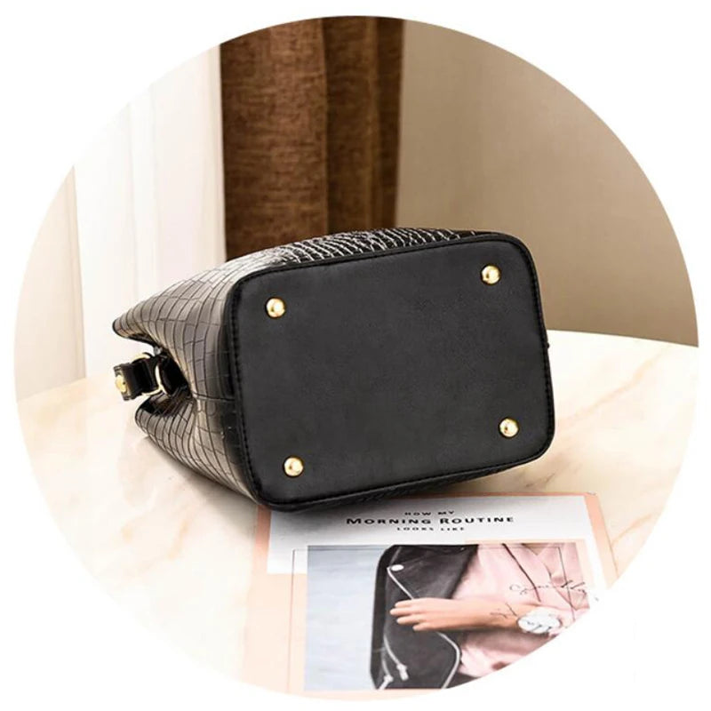 Sac à bandoulière effet croco