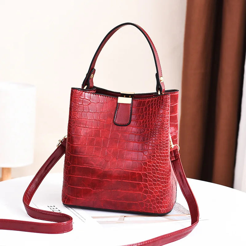 Sac à bandoulière effet croco