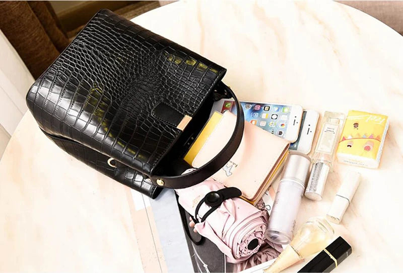 Sac à bandoulière effet croco