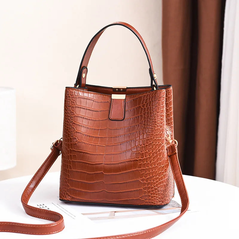 Sac à bandoulière effet croco