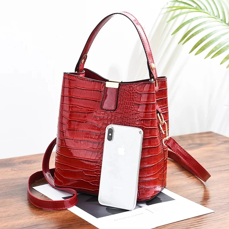 Sac à bandoulière effet croco