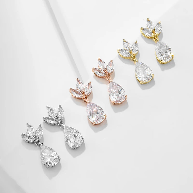 Collier et boucles d’oreilles à motifs goutte — ensemble ou séparément